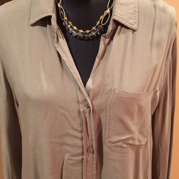 🍍Beige button down🍍 - Picture 2 of 4